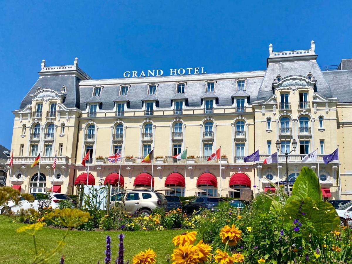 Perle Marine Au Pied De La Plage Apartment Cabourg Exterior photo